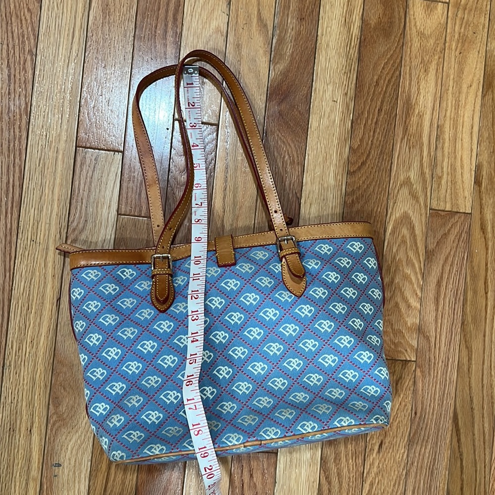 GUC beautiful Dooney & Bourke Handbag 👜 - Picture 16 of 17